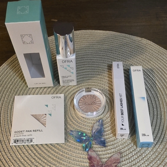 OFRA Makeup Set with Silver and White Packaging - Picture 8 of 16